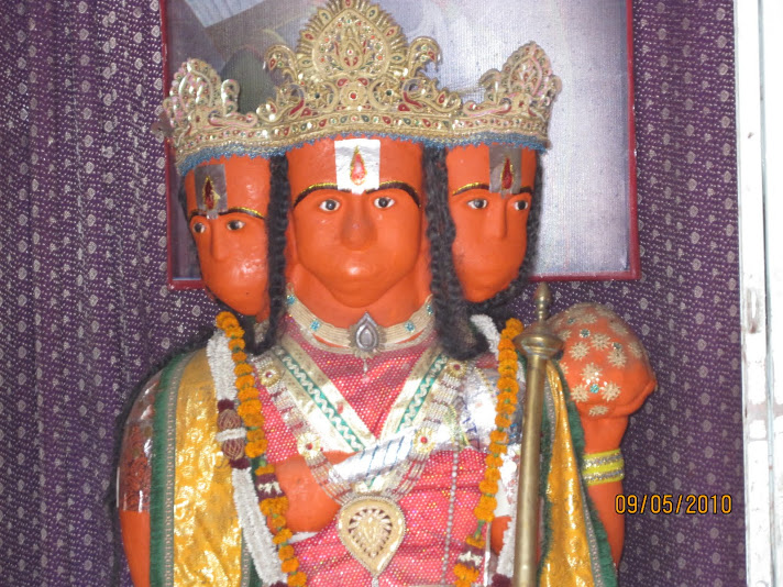 Hanumar near Guptar Ghat