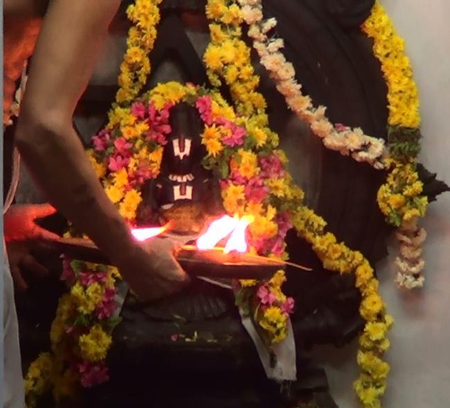 Thiruvelukkai-ThiruKarthigai-utsavam-2013-12