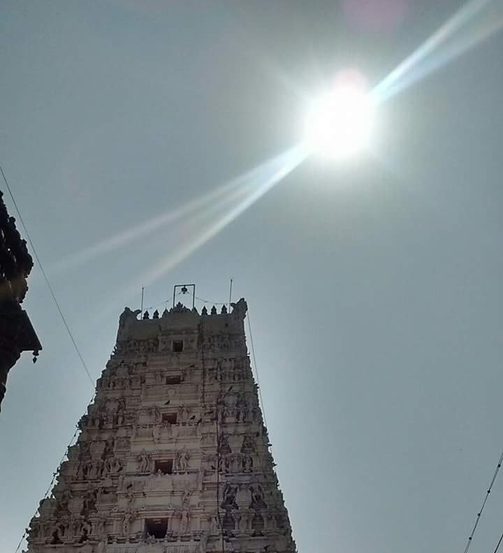 .facebook_1492566300794