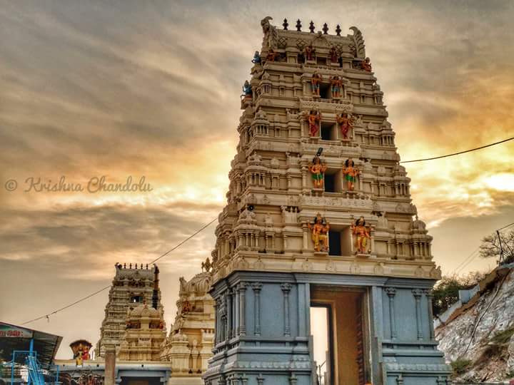 .facebook_1493227553729